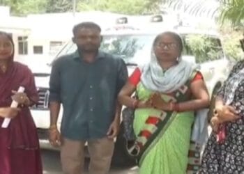 ‘काला कहकर ताने देती है, iPhone-AC मांगती है…’ ग्वालियर में बहू से परेशान मां-बेटा पहुंचे SP ऑफिस