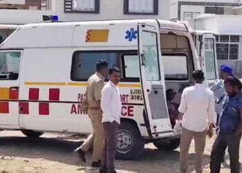 न पैसे थे, न रिश्तेदार आए… लाचार पत्नी को झोपड़ी के बाहर करना पड़ा अंतिम संस्कार