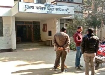 बरेली में जनगणना ड्यूटी के बीच सरकारी टीचरों को मिला 100 कुंतल भूसा जुटाने का टारगेट, शिक्षक संघ भड़का- ‘क्या कल गोबर भी उठवाएंगे?’