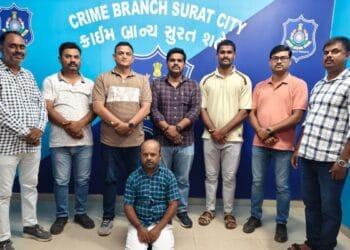 फर्जी CBI अफसर बन बुजुर्ग महिला को किया ‘डिजिटल अरेस्ट’, 1.34 करोड़ ठगने वाला सूरत से गिरफ्तार