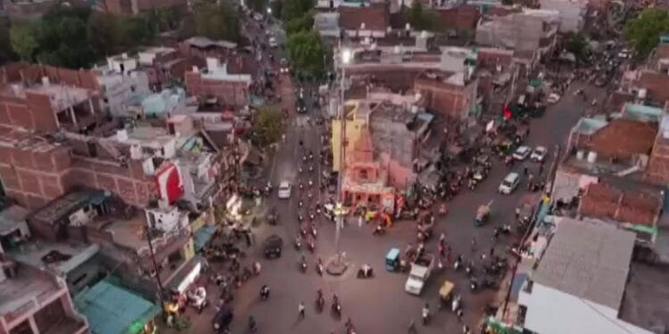 संभल, मुजफ्फरनगर, आजमगढ़… बकरीद पर यूपी में कहां कैसी तैयारी, ड्रोन से निगरानी और सोशल मीडिया वॉच तक सब एक्टिव