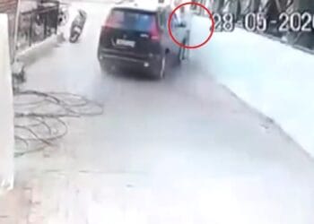 पेंटर को रौंद गई स्कॉर्पियो कार, 20 दिन बाद थी बेटी की शादी, CCTV में कैद हुआ मौत की लाइव फुटेज