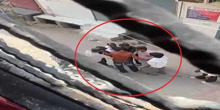 गली में घेरकर 4 से 5 लड़कों ने पकड़ा, फिर घोंपने लगे चाकू… गाजियाबाद में सूर्या हत्याकांड का आया CCTV