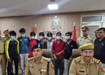 Noida: मौसी की सोने की चेन उड़ाई, फिर दुकान का तोड़ा ताला, 7 आरोपी गिरफ्तार