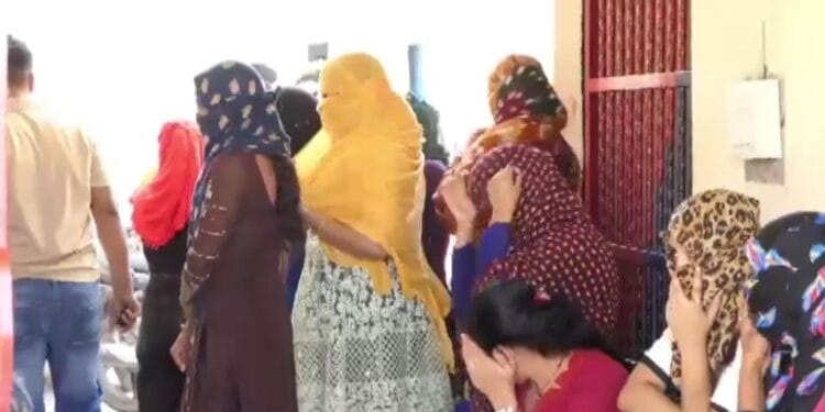 27 युवतियां, 6 युवक और स्पा सेंटर… मॉल के अंदर पुलिस का छापा पड़ते ही मच गई अफरा-तफरी