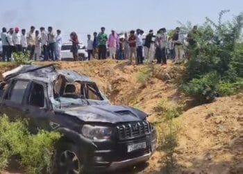 मेहंदीपुर बालाजी से लौट रहे दोस्तों की स्कॉर्पियो पलटी, एक की मौत, 6 घायल