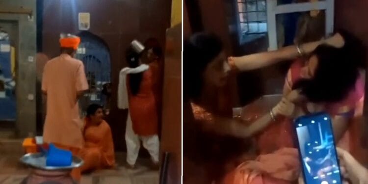 झांसी में शिवपुराण के बीच बवाल, पुजारी की पत्नी ने मंदिर ट्रस्ट की अध्यक्ष को पटक- पटककर मारा, VIDEO