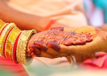 ‘मेहंदी का रंग भी नहीं उतरा था और उजड़ गया सुहाग’… शादी के चंद घंटों बाद दूल्हे की दर्दनाक मौत, लाश के साथ 5 घंटे तक तड़पती रही दुल्हन!