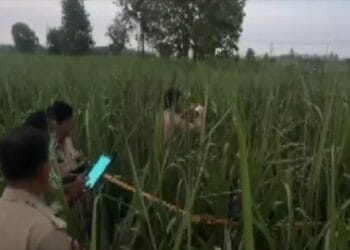अधजली लाश और फ्लाइट मोड पर मोबाइल…मेरठ में सनसनीखेज मामला