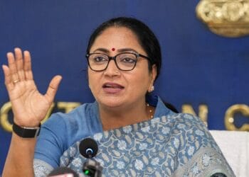 भीषण बारिश से प्रभावित किसानों को राहत, दिल्ली सरकार ने बढ़ाया मुआवजा