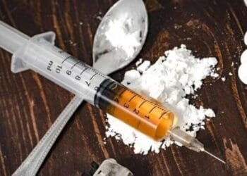 वाराणसी एयरपोर्ट पर बड़ा ड्रग्स रैकेट बेनकाब, 19 करोड़ का गांजा जब्त, 6 थाई नागरिक गिरफ्तार