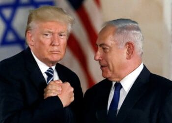 Lebanon में इज़राइली हमलों से ईरान वार्ता में बाधा! Donald Trump ने नेतन्याहू को फटकारा, कहा- ‘तुम तो बिल्कुल पागल हो’