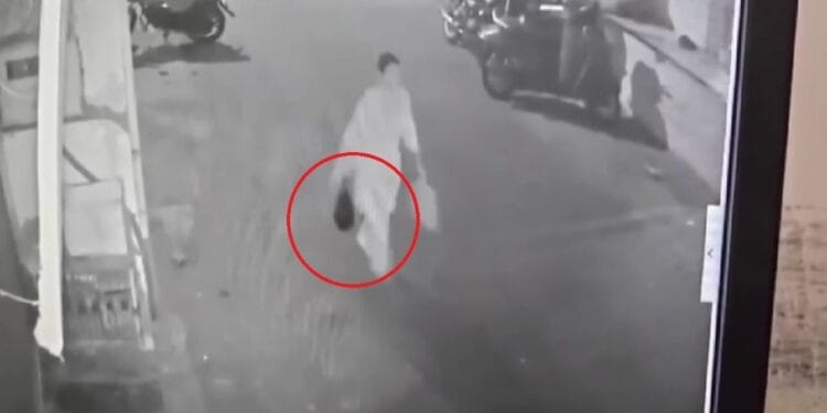 2 जवान बच्चे हैं और तीसरी बार हो गई प्रेग्नेंट…, शर्म से महिला ने जन्म देकर कचरे में फेंका नवजात को