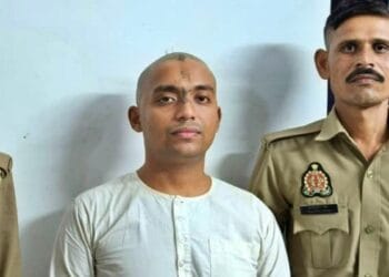 मथुरा में ‘इंजीनियर बाबा’ गिरफ्तार: बीटेक-एमटेक युवतियों का ब्रेनवाश कर करता था शोषण