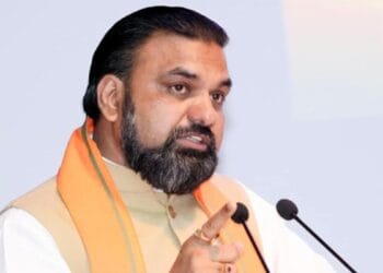 बिहार में सरकारी कर्मचारियों पर कड़ा एक्शन, अब लेट ऑफिस आने पर कटेगी सैलरी, CM सम्राट ने जारी किया आदेश