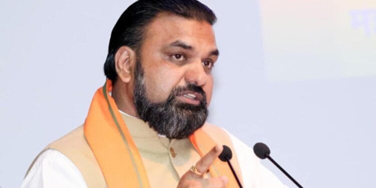 बिहार में सरकारी कर्मचारियों पर कड़ा एक्शन, अब लेट ऑफिस आने पर कटेगी सैलरी, CM सम्राट ने जारी किया आदेश