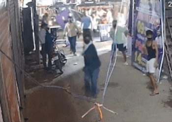 खान सर के कोचिंग पर हमले का Exclusive वीडियो, मारपीट करते दिखे गार्ड