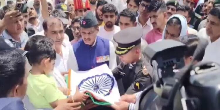 3 साल के मासूम ने सेना के ग्रेनेडियर को दी मुखाग्नि, 17 दिन पहले हुआ था दूसरा बेटा