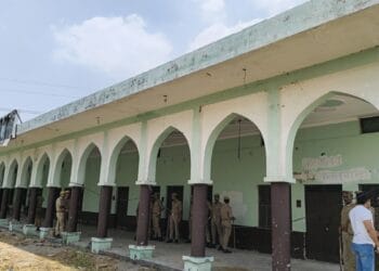 सूर्या चौहान हत्याकांड के बाद बड़ा एक्शन, डासना में सरकारी जमीन पर बने मदरसे पर चला बुलडोजर