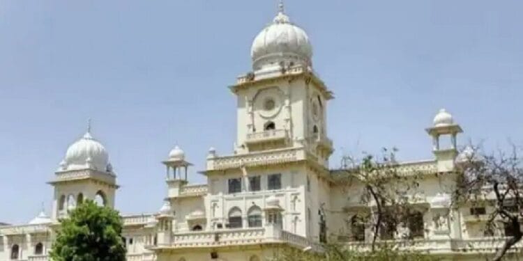 लखनऊ: KGMU में 10 लाख का बिल अचानक पहुंचा 45 लाख! यूरोलॉजी विभाग प्रमुख की छुट्टी, तीन नौकरी से बर्खास्त