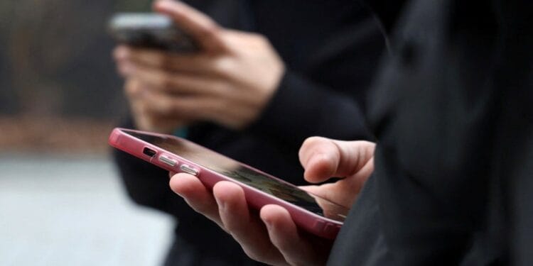 Japan में बच्चों की Online Safety पर एक्शन, Social Media के लिए सख्त Age Verification की मांग