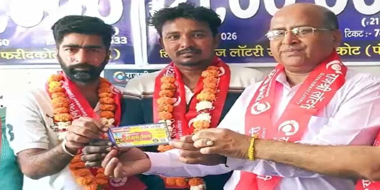 ₹50 के लॉटरी ने बदली किस्मत, मोटर मैकेनिक रवि सिंह को मिला 21 लाख का इनाम