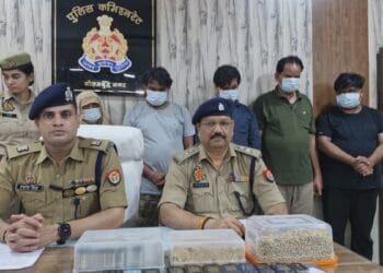 पहले नकली सोने का लालच, फिर ज्वैलरी लेकर फरार… ग्रेटर नोएडा में परिवार समेत 5 शातिर गिरफ्तार